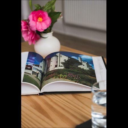 Cedar Apartment เฮเลนส์บะระ ภายนอก รูปภาพ