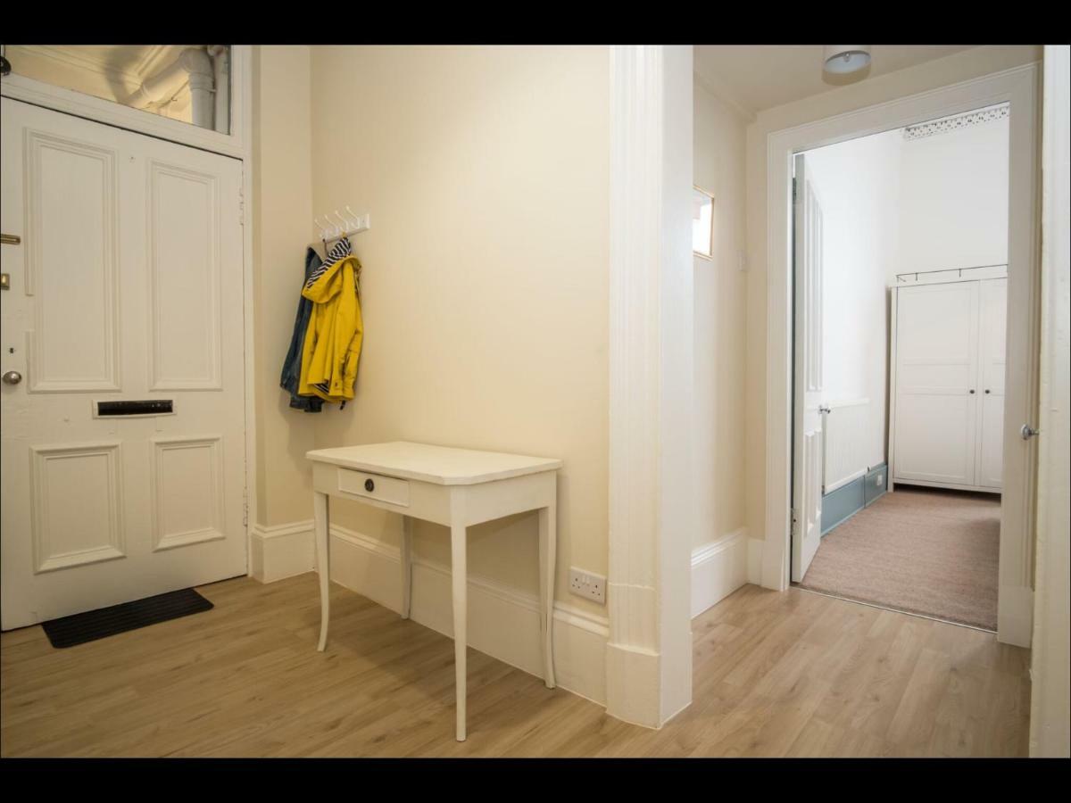 Cedar Apartment เฮเลนส์บะระ ภายนอก รูปภาพ